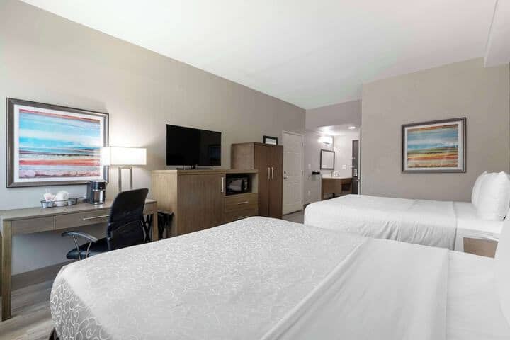 Room 17 of 36