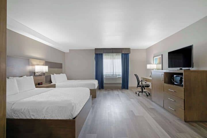 Room 8 of 36