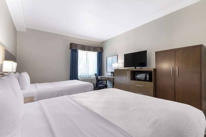 Room 16 of 36